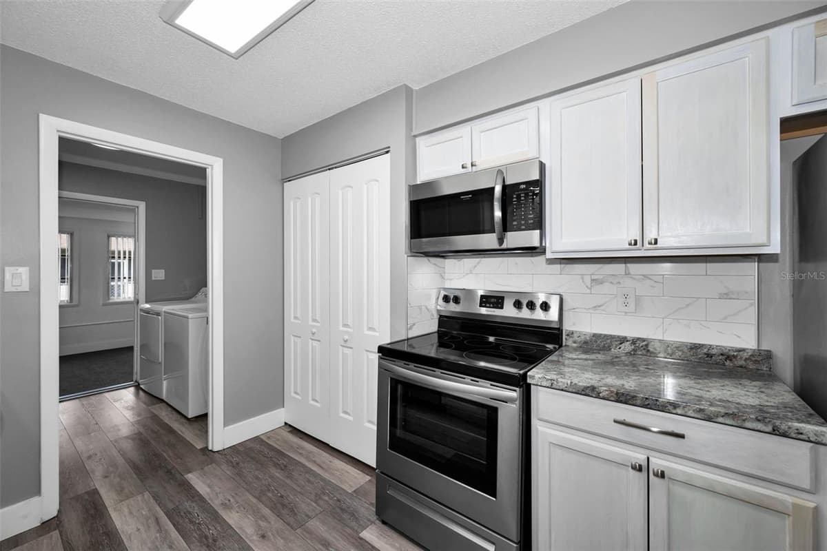 31199 LANCEWOOD DRIVE — photo 15 of 36
