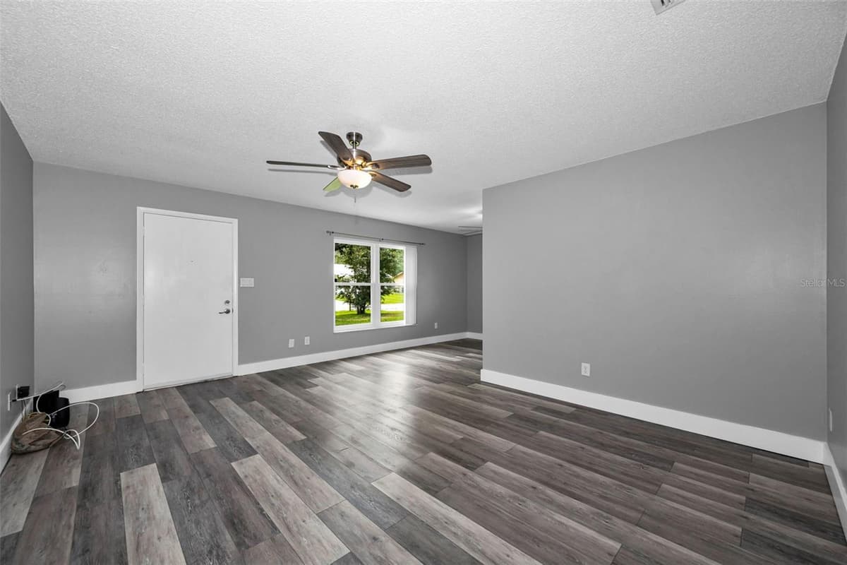 31199 LANCEWOOD DRIVE — photo 10 of 36