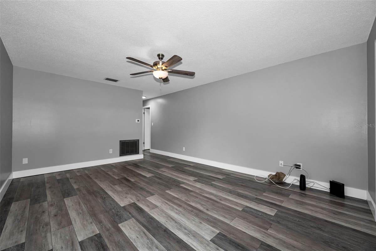 31199 LANCEWOOD DRIVE — photo 12 of 36