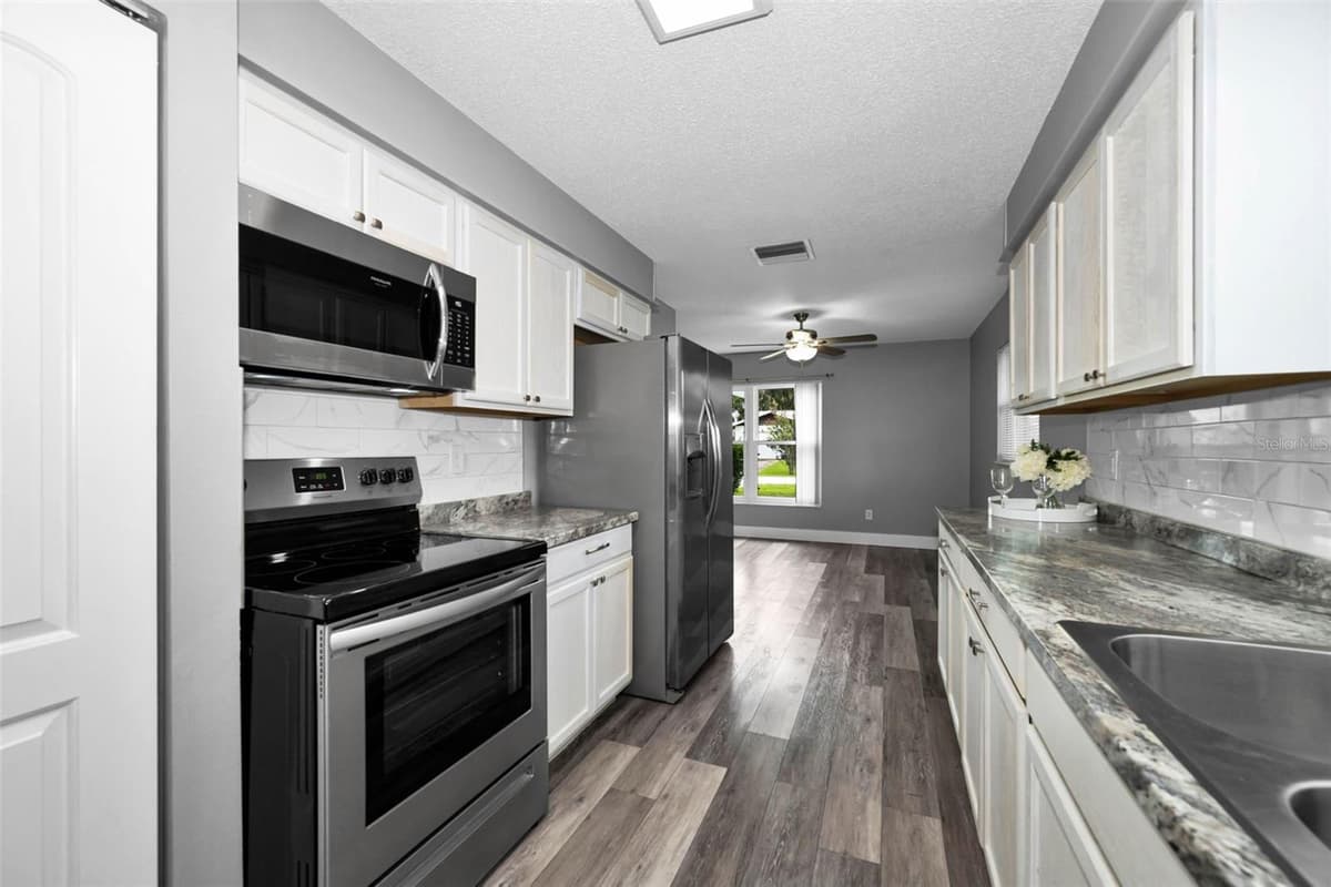 31199 LANCEWOOD DRIVE — photo 17 of 36