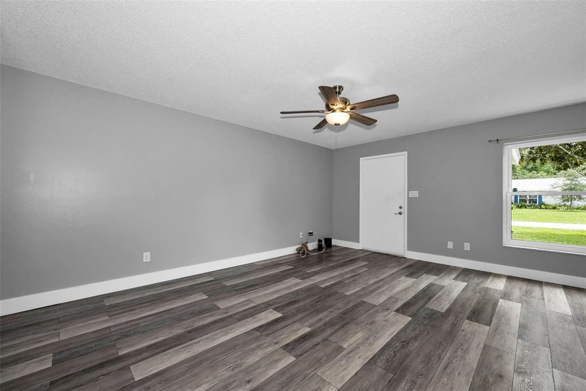 31199 LANCEWOOD DRIVE — photo 11 of 36
