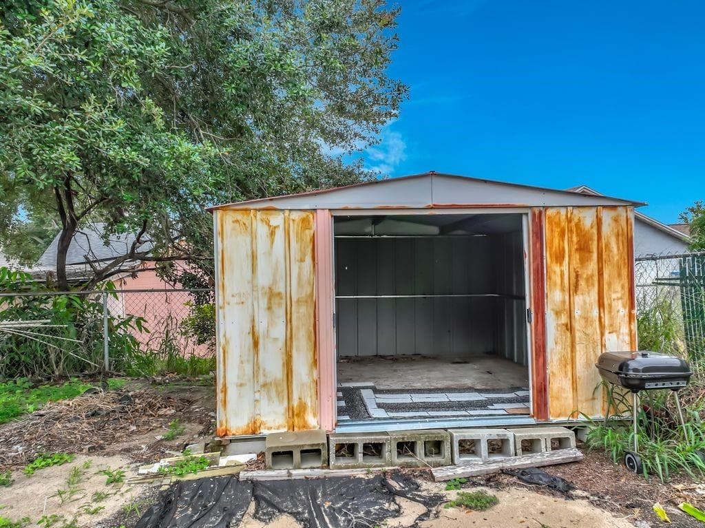 3549 SPRING LAND DRIVE — photo 43 of 47