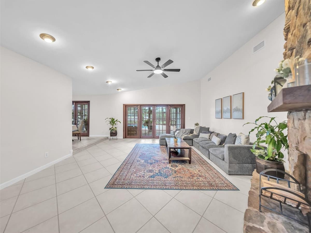 9651 CONCH SHELL MANOR — photo 14 of 48