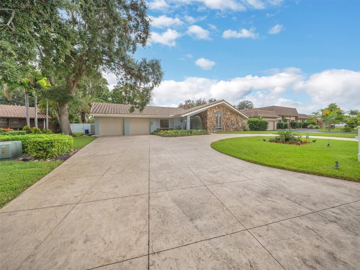9651 CONCH SHELL MANOR — photo 5 of 48