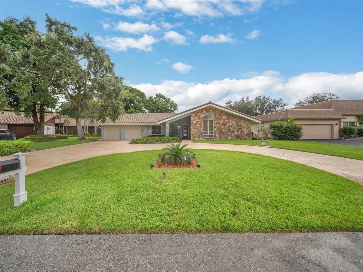 9651 CONCH SHELL MANOR — photo 3 of 48