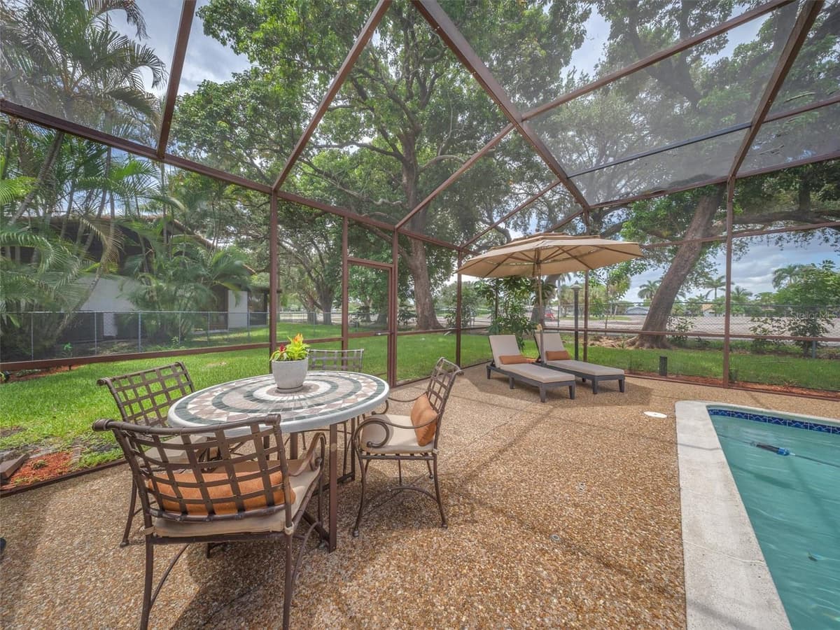 9651 CONCH SHELL MANOR — photo 10 of 48