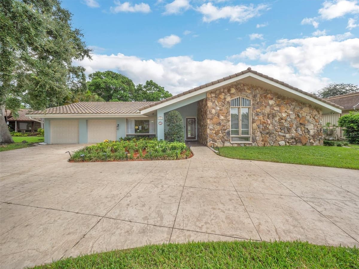 9651 CONCH SHELL MANOR — photo 2 of 48