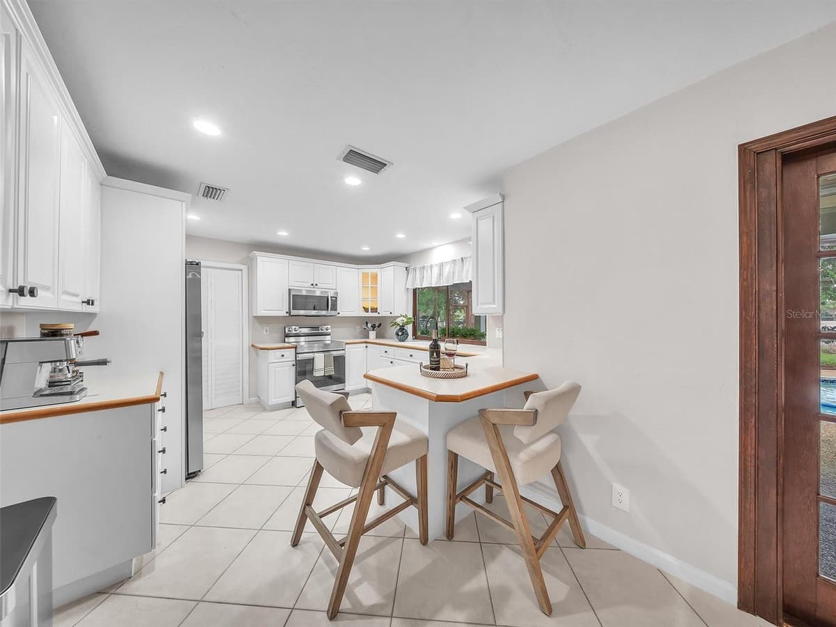 9651 CONCH SHELL MANOR — photo 18 of 48