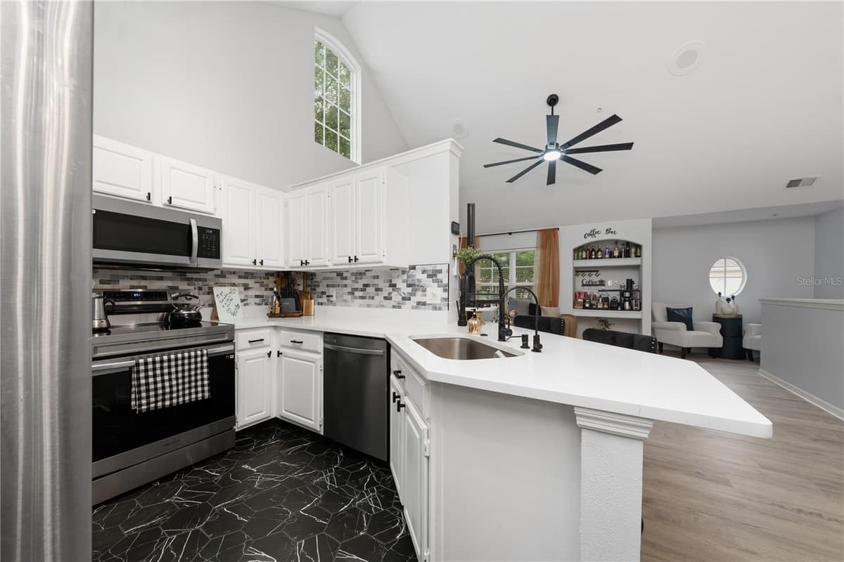 3432 WESTCHESTER SQUARE BOULEVARD — photo 11 of 43