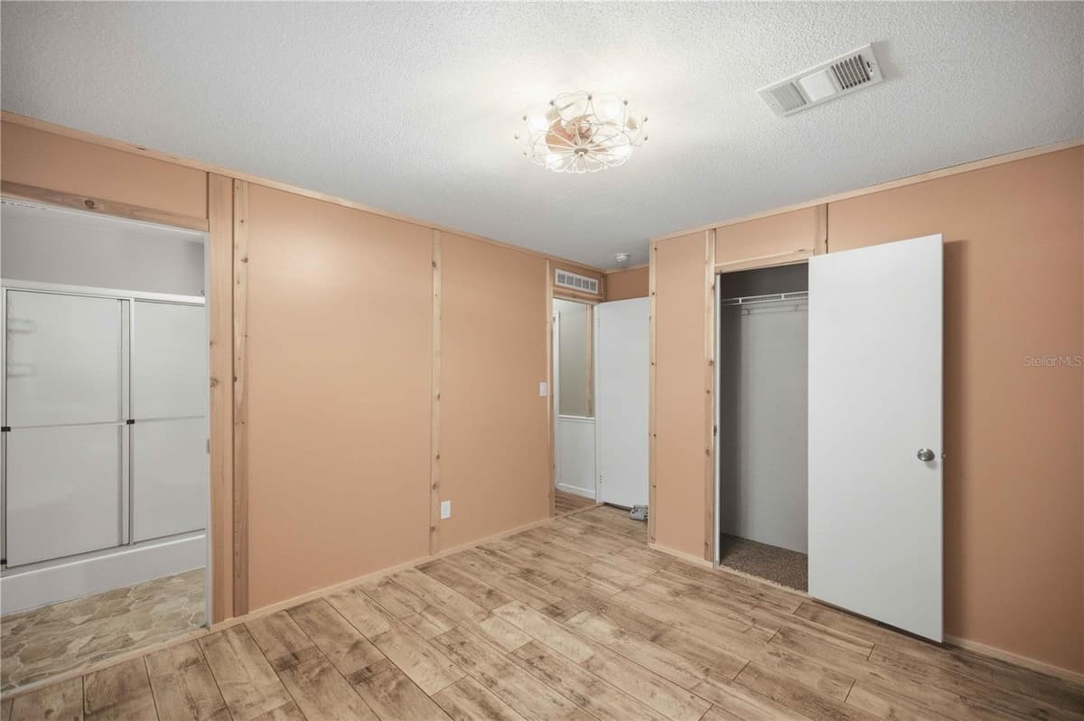 11821 82ND STREET — photo 10 of 25
