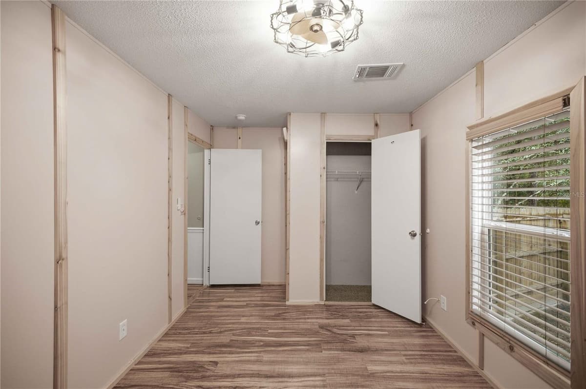 11821 82ND STREET — photo 14 of 25