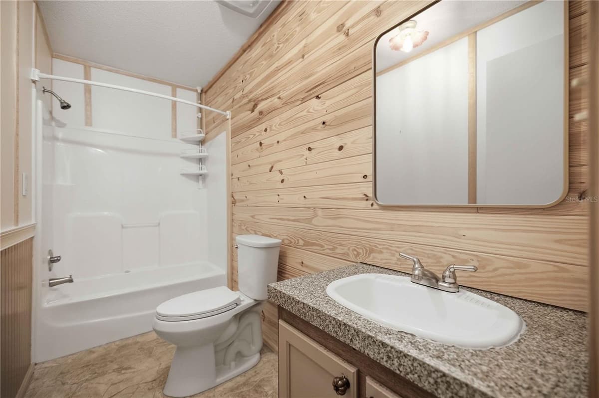 11821 82ND STREET — photo 15 of 25