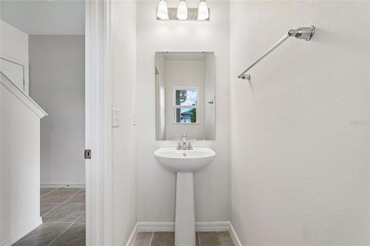 679 MEADOWS EDGE PLACE — photo 9 of 17