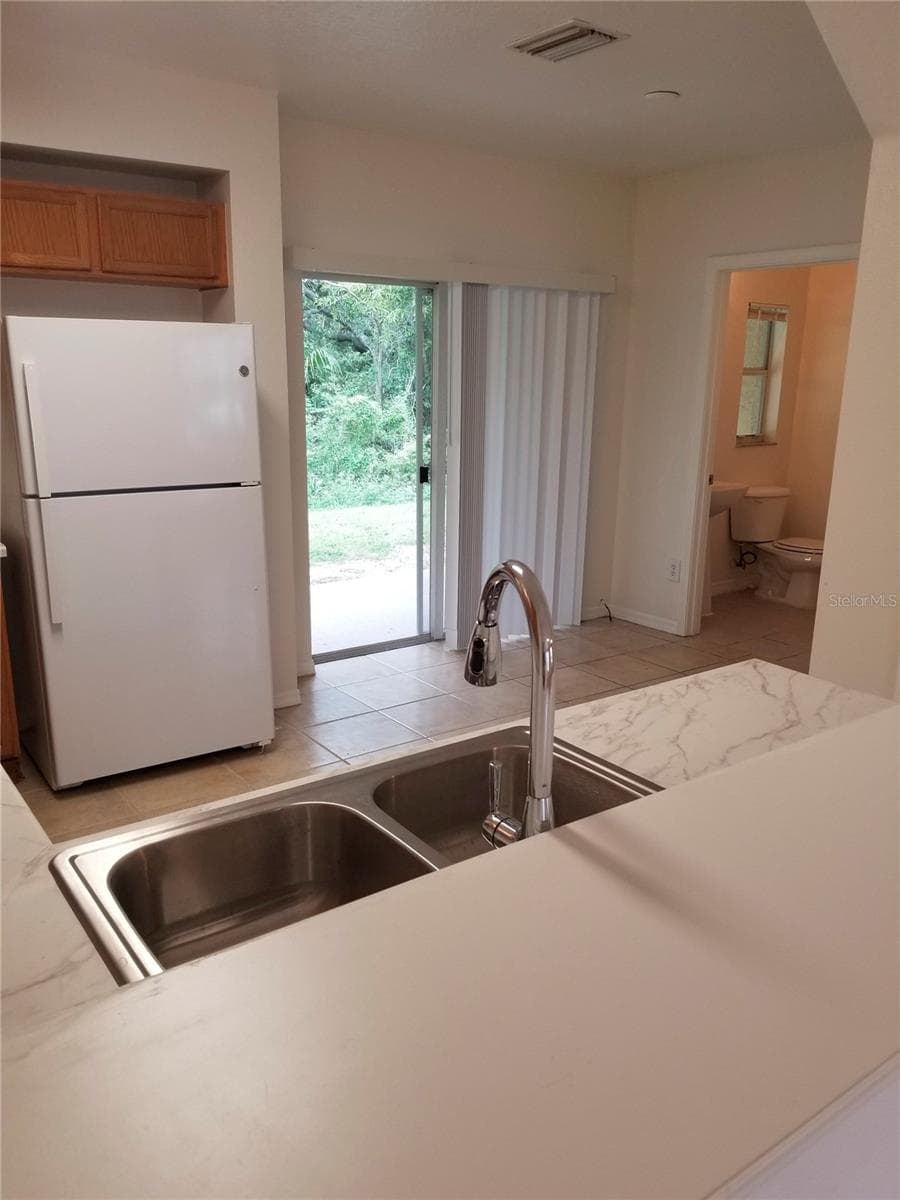 6116 OLIVEDALE DRIVE — photo 6 of 16