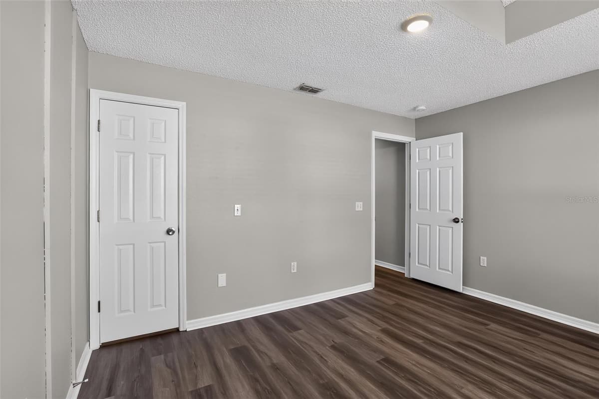 1080 AMANDA KAY CIRCLE — photo 21 of 30