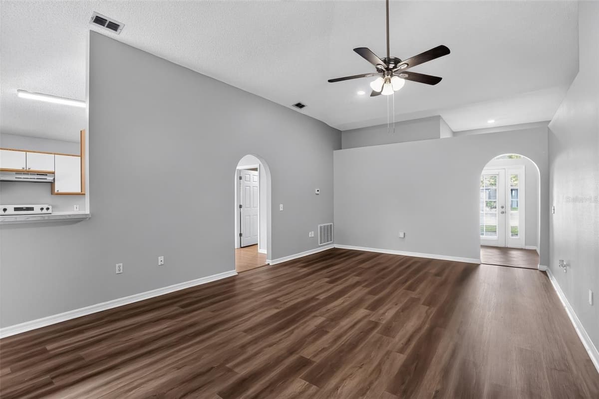 1080 AMANDA KAY CIRCLE — photo 6 of 30