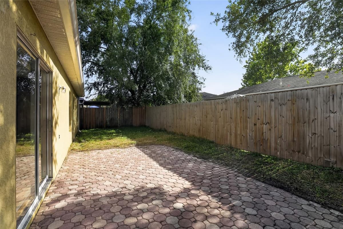1080 AMANDA KAY CIRCLE — photo 3 of 30