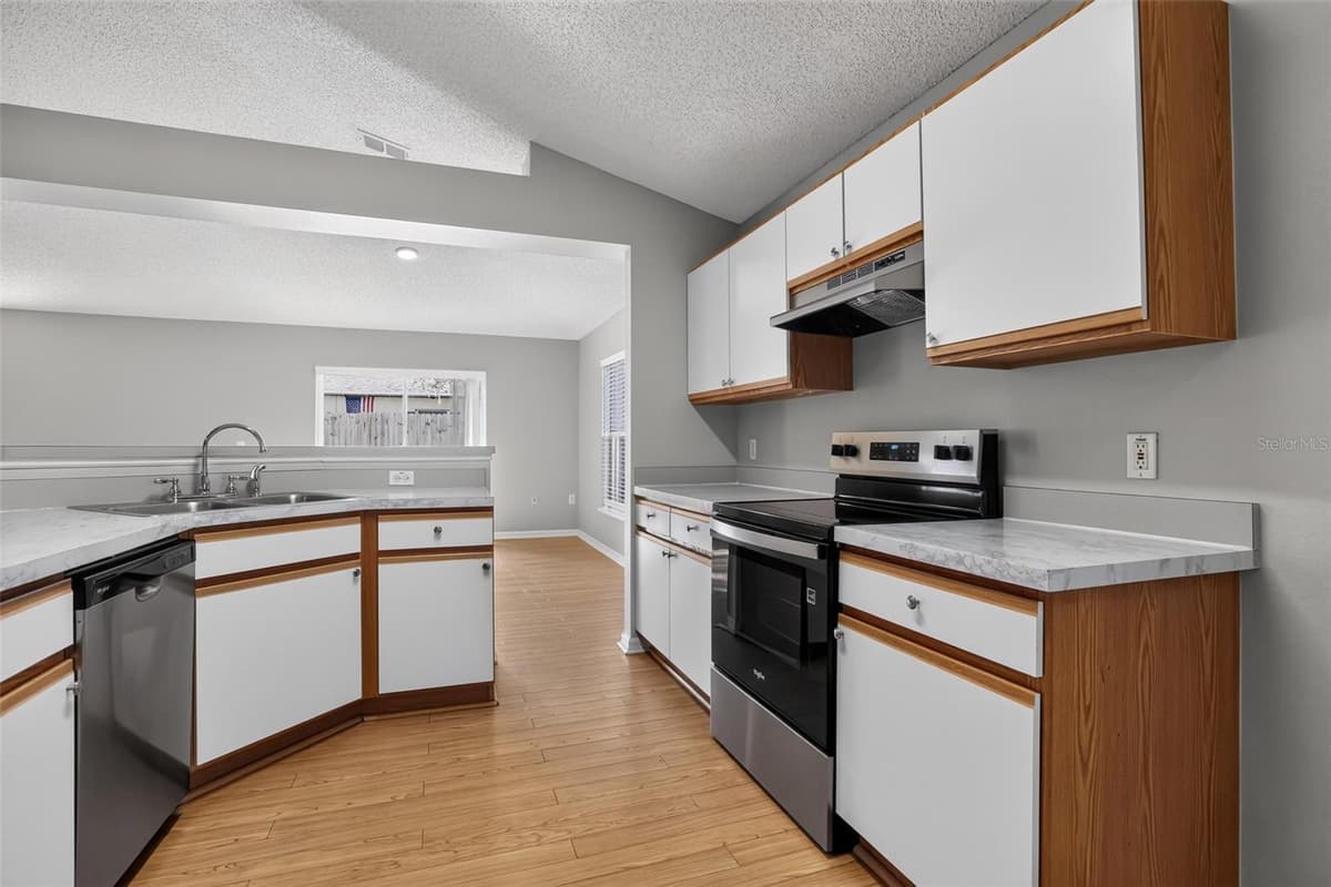 1080 AMANDA KAY CIRCLE — photo 13 of 30