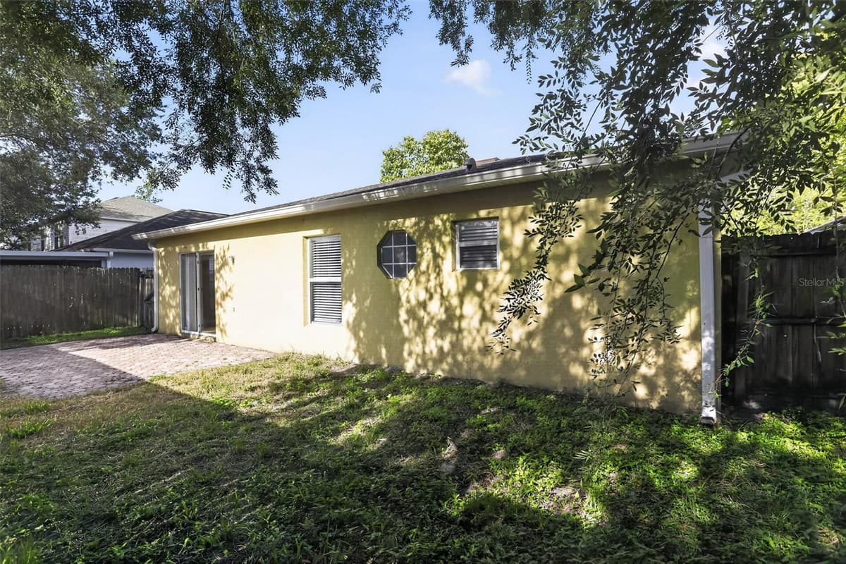 1080 AMANDA KAY CIRCLE — photo 4 of 30