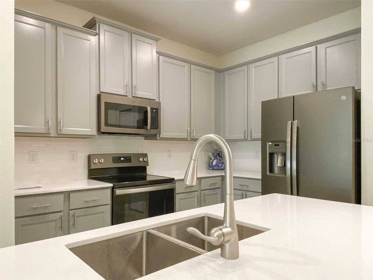 10010 RED EAGLE DRIVE — photo 7 of 25
