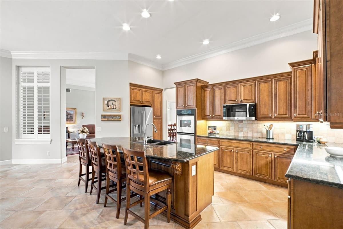 2862 DEER RUN — photo 4 of 81