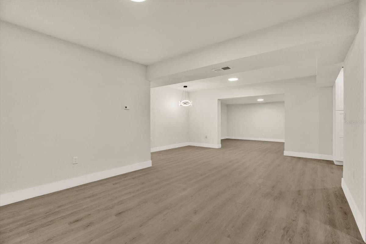 3606 AUTUMN PALM DRIVE — photo 5 of 31