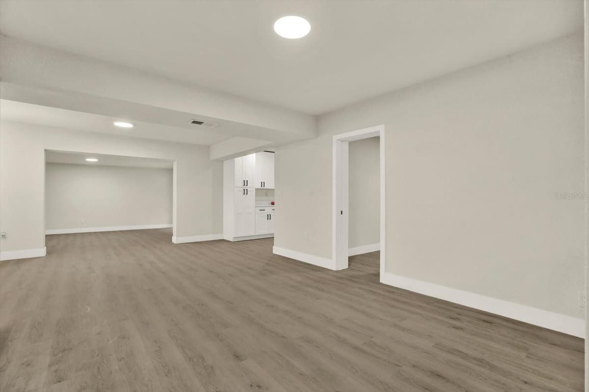 3606 AUTUMN PALM DRIVE — photo 4 of 31