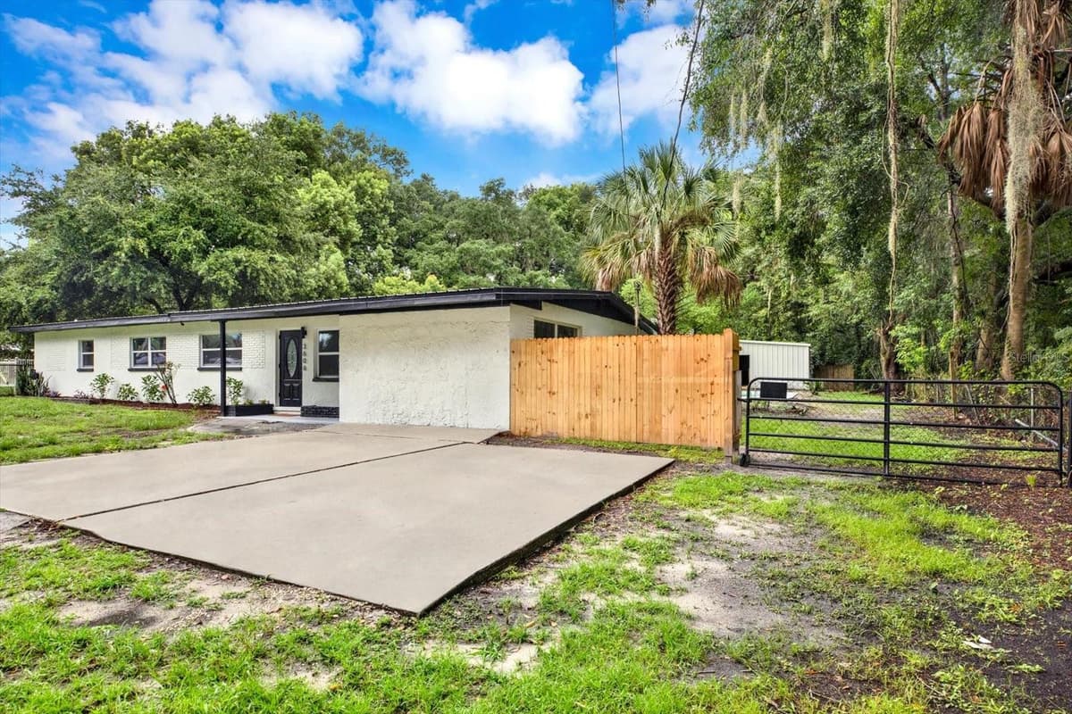 3606 AUTUMN PALM DRIVE — photo 3 of 31