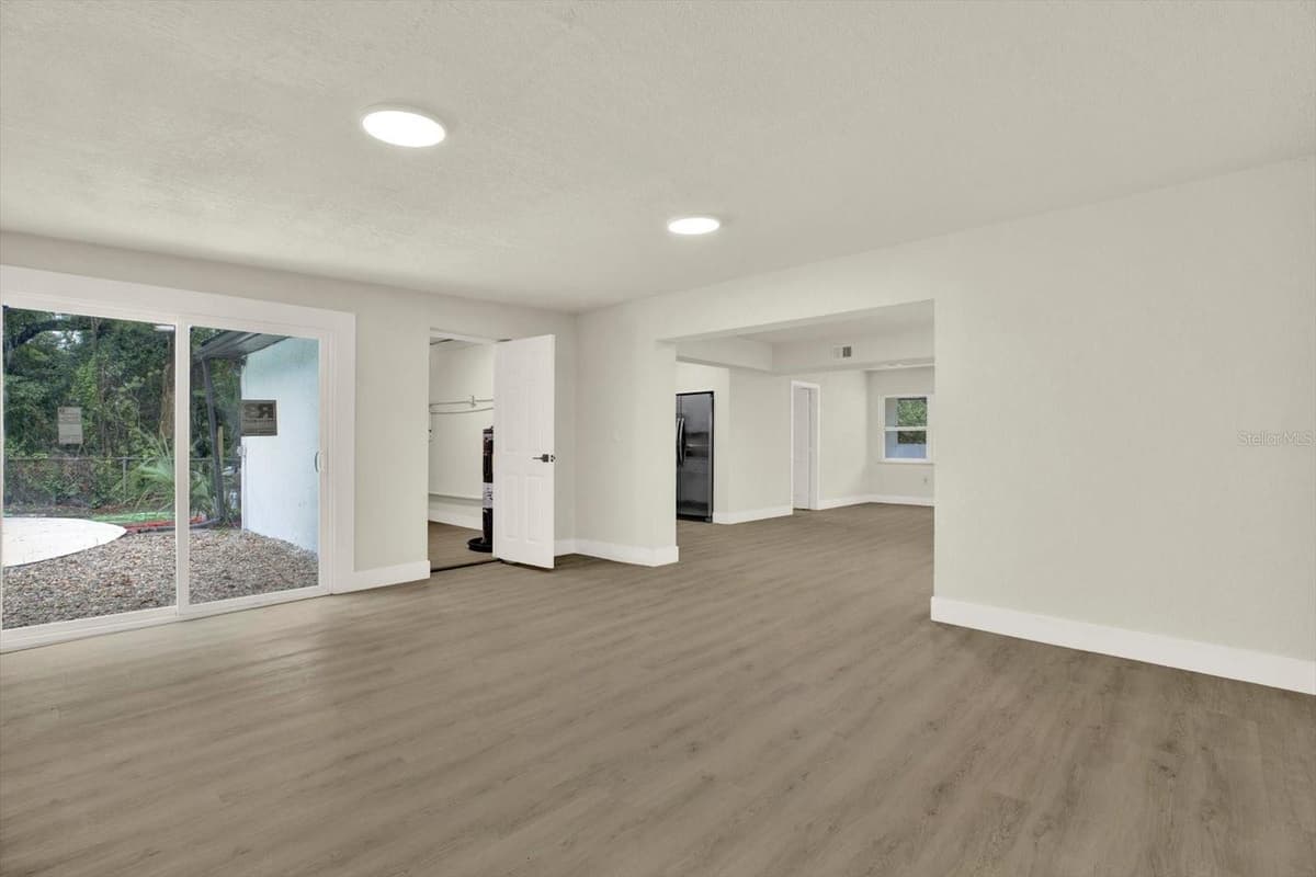 3606 AUTUMN PALM DRIVE — photo 12 of 31