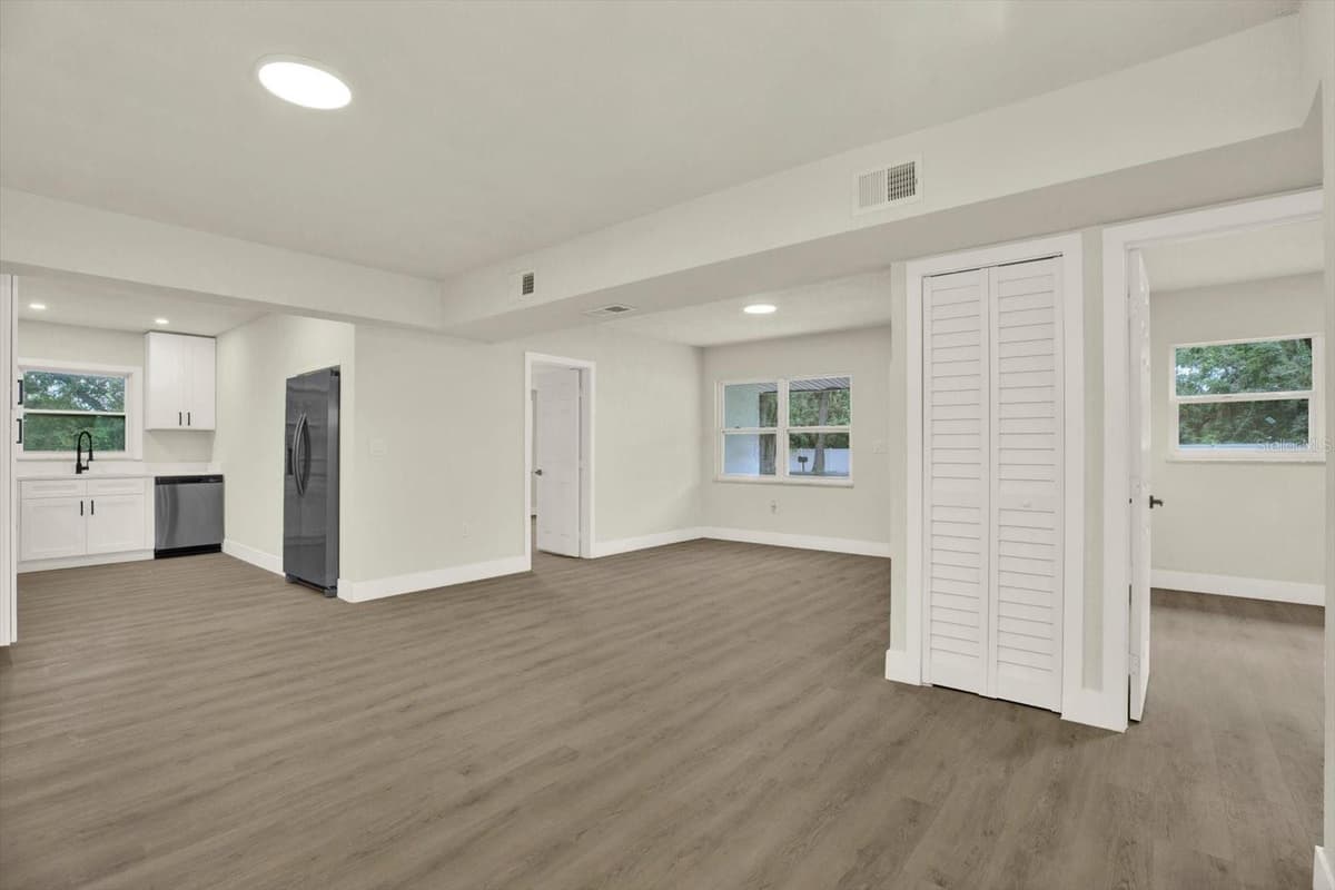 3606 AUTUMN PALM DRIVE — photo 9 of 31