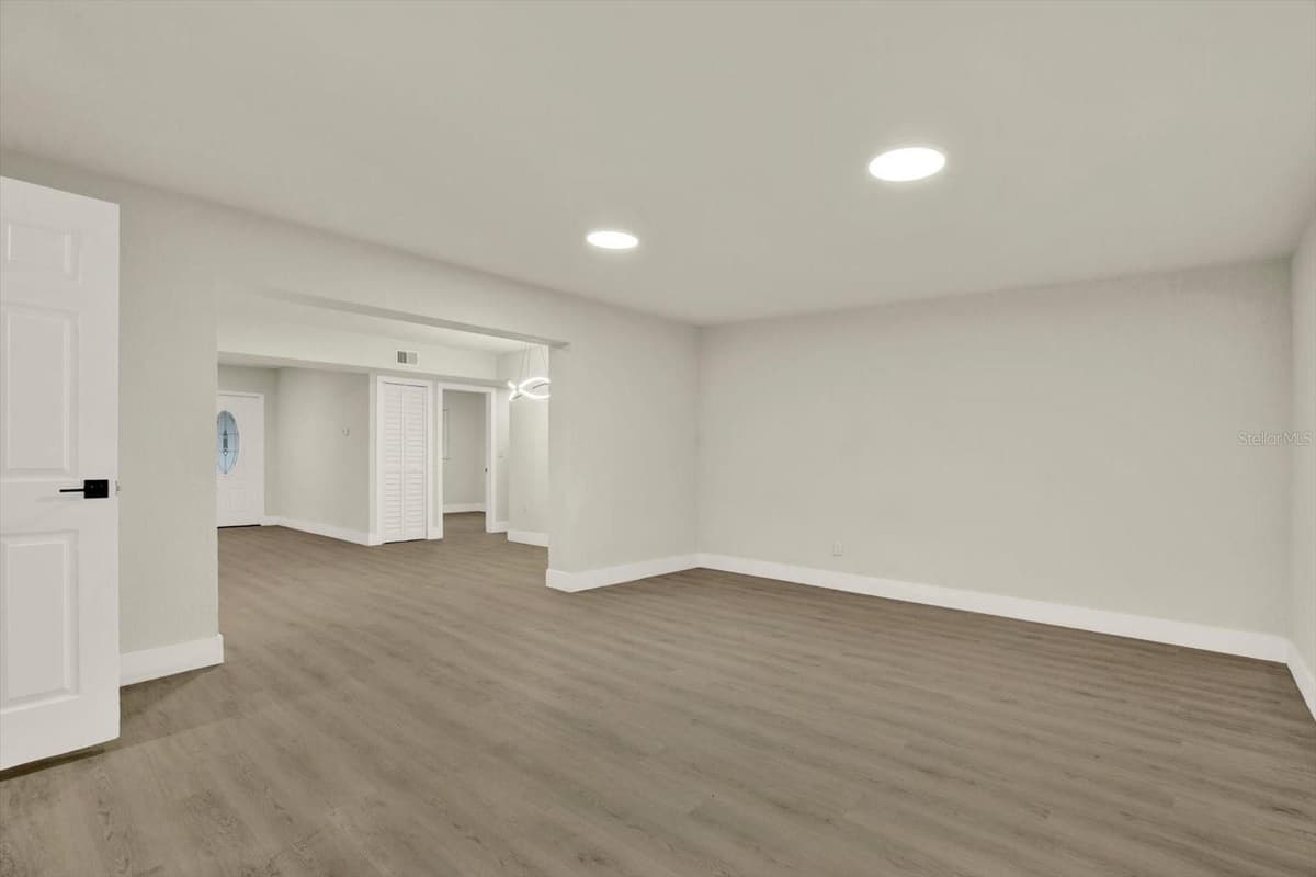 3606 AUTUMN PALM DRIVE — photo 13 of 31