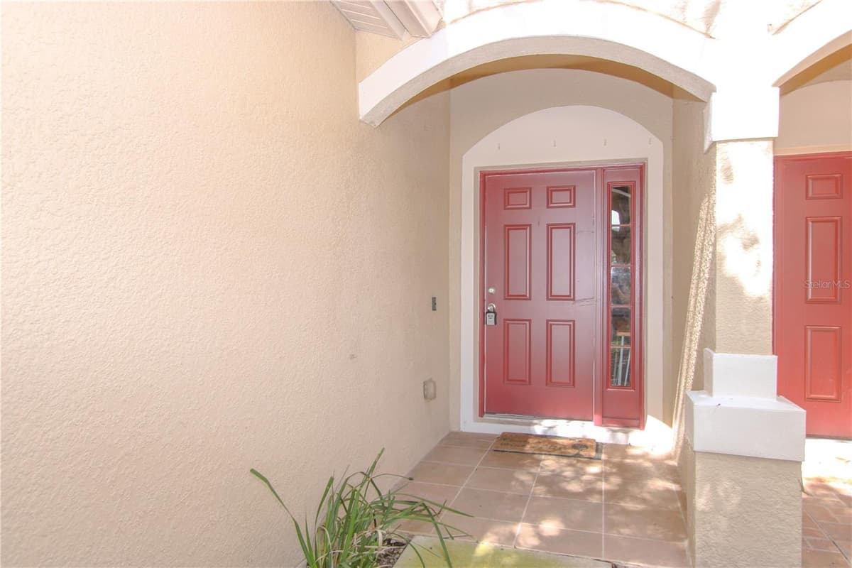2722 CONCH HOLLOW DRIVE — photo 2 of 25