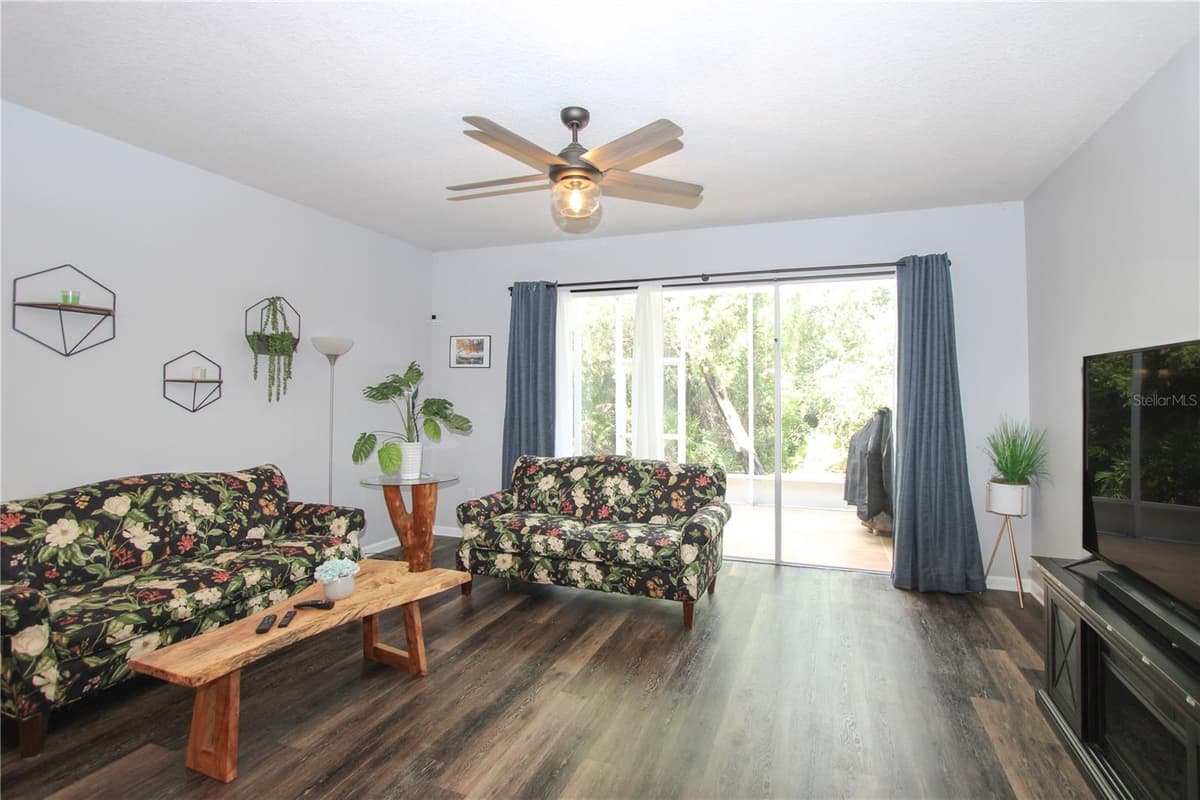 2722 CONCH HOLLOW DRIVE — photo 9 of 25