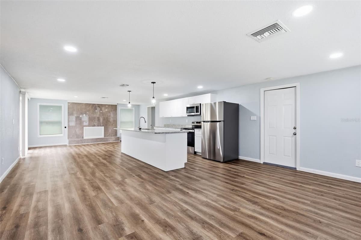 8531 HORIZON LANE — photo 12 of 36