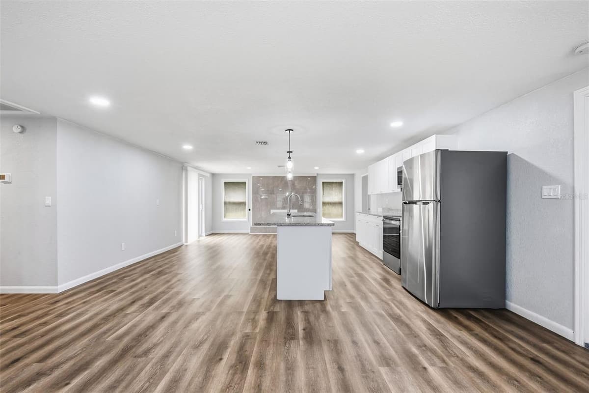 8531 HORIZON LANE — photo 11 of 36