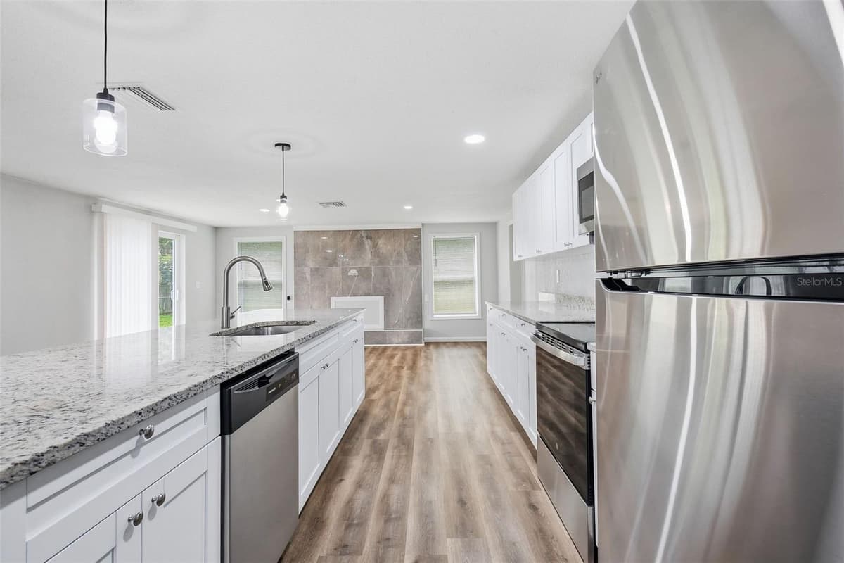 8531 HORIZON LANE — photo 16 of 36