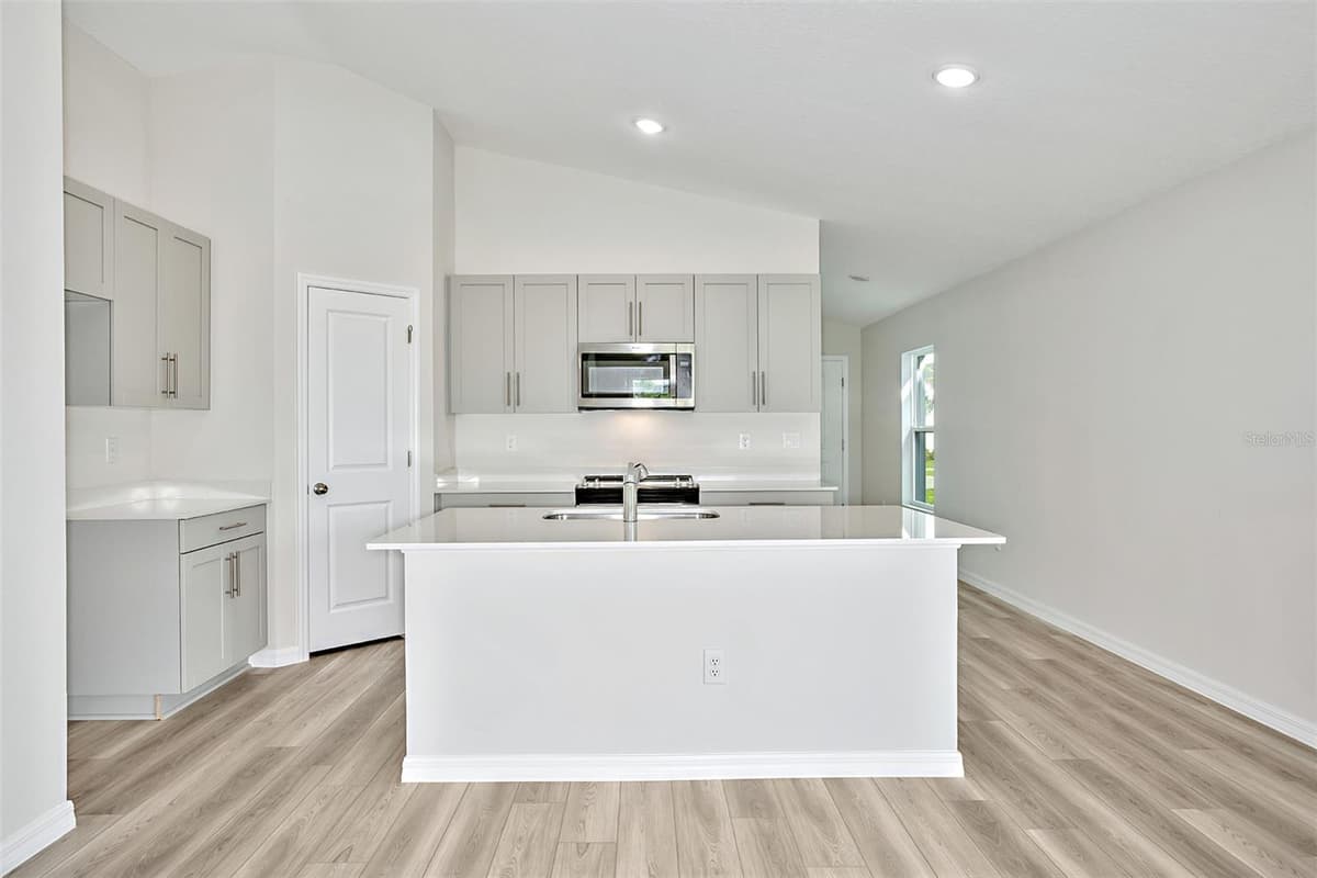 15204 MAUDE LANDING LOOP — photo 7 of 14
