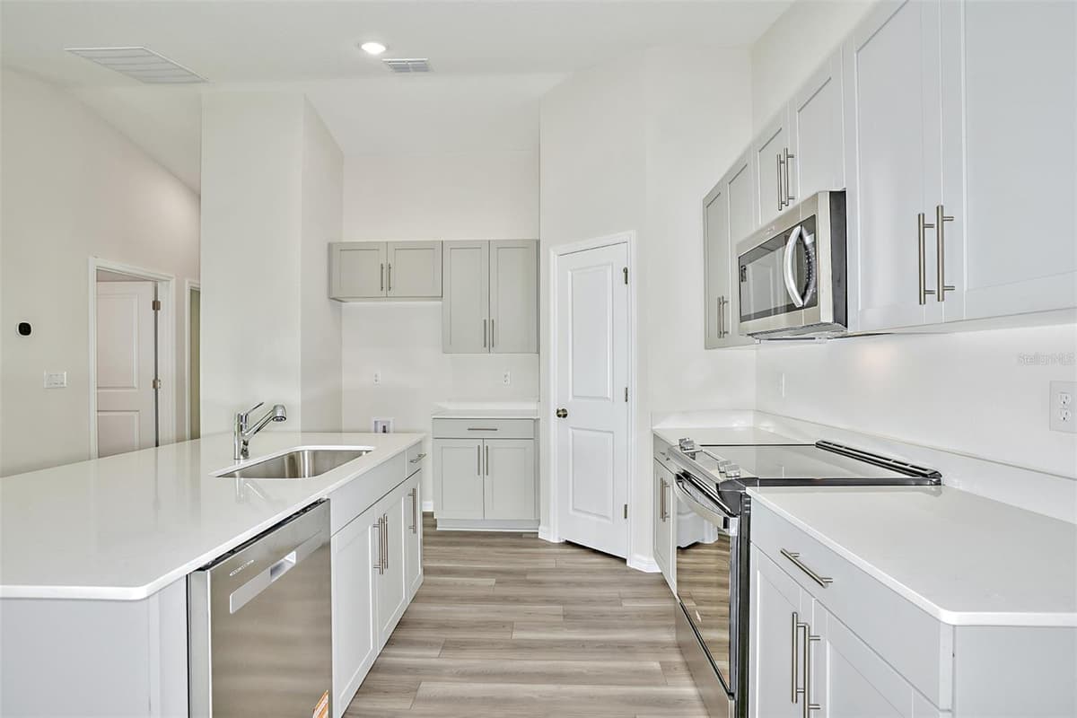 15204 MAUDE LANDING LOOP — photo 8 of 14