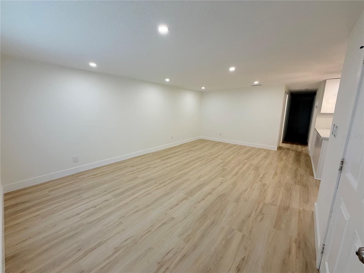 4533 FERN STREET — photo 6 of 32