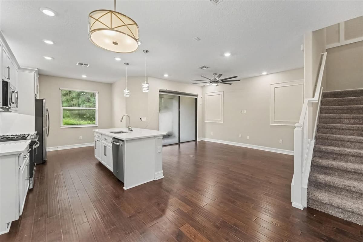 5150 SAN MARTINO DRIVE — photo 3 of 15