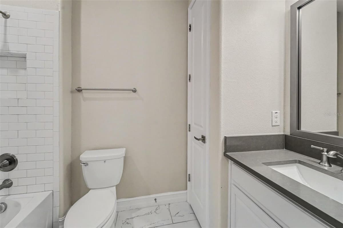 5150 SAN MARTINO DRIVE — photo 12 of 15