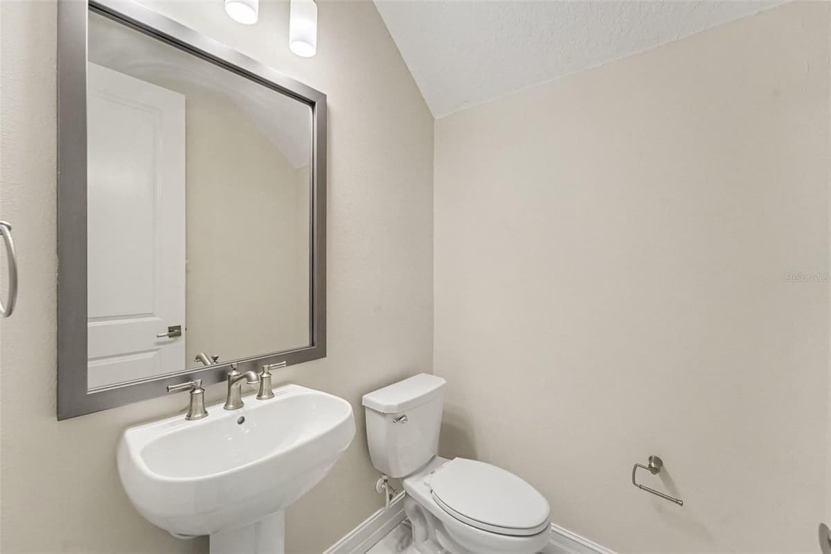5150 SAN MARTINO DRIVE — photo 11 of 15