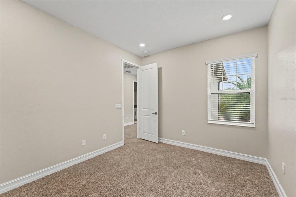 5150 SAN MARTINO DRIVE — photo 9 of 15