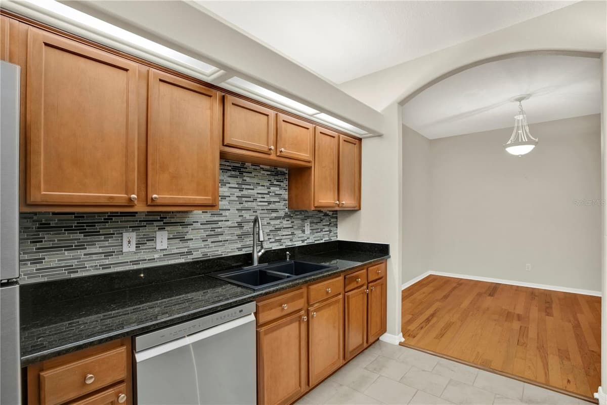 4353 BROOKER CREEK DR — photo 14 of 30