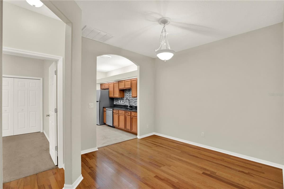 4353 BROOKER CREEK DR — photo 10 of 30