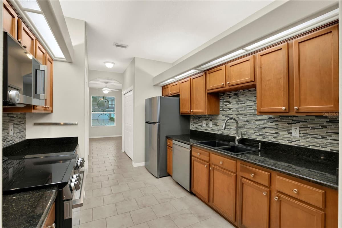 4353 BROOKER CREEK DR — photo 12 of 30