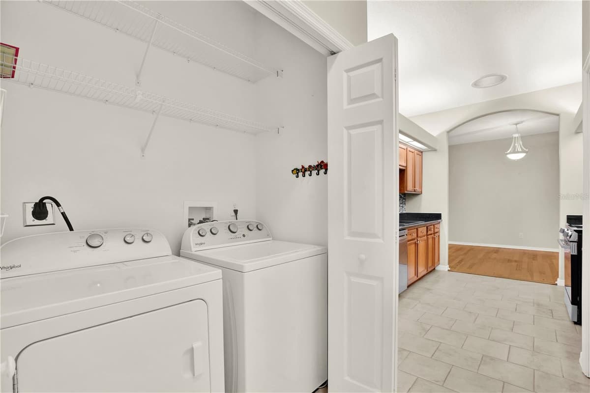 4353 BROOKER CREEK DR — photo 23 of 30