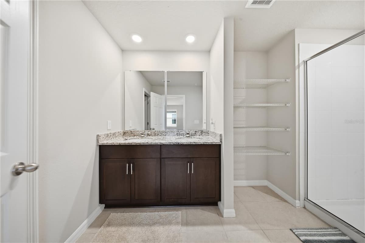 959 ROBIN HOLLY STREET — photo 25 of 41