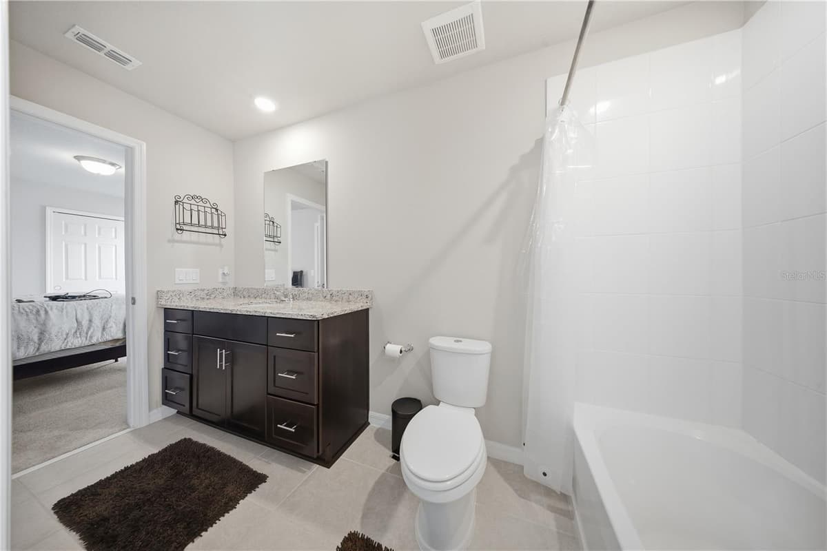959 ROBIN HOLLY STREET — photo 24 of 41