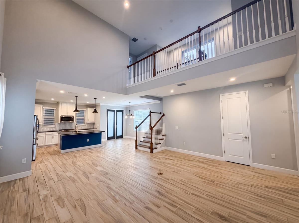 13720 STEVENSON LANE — photo 3 of 43